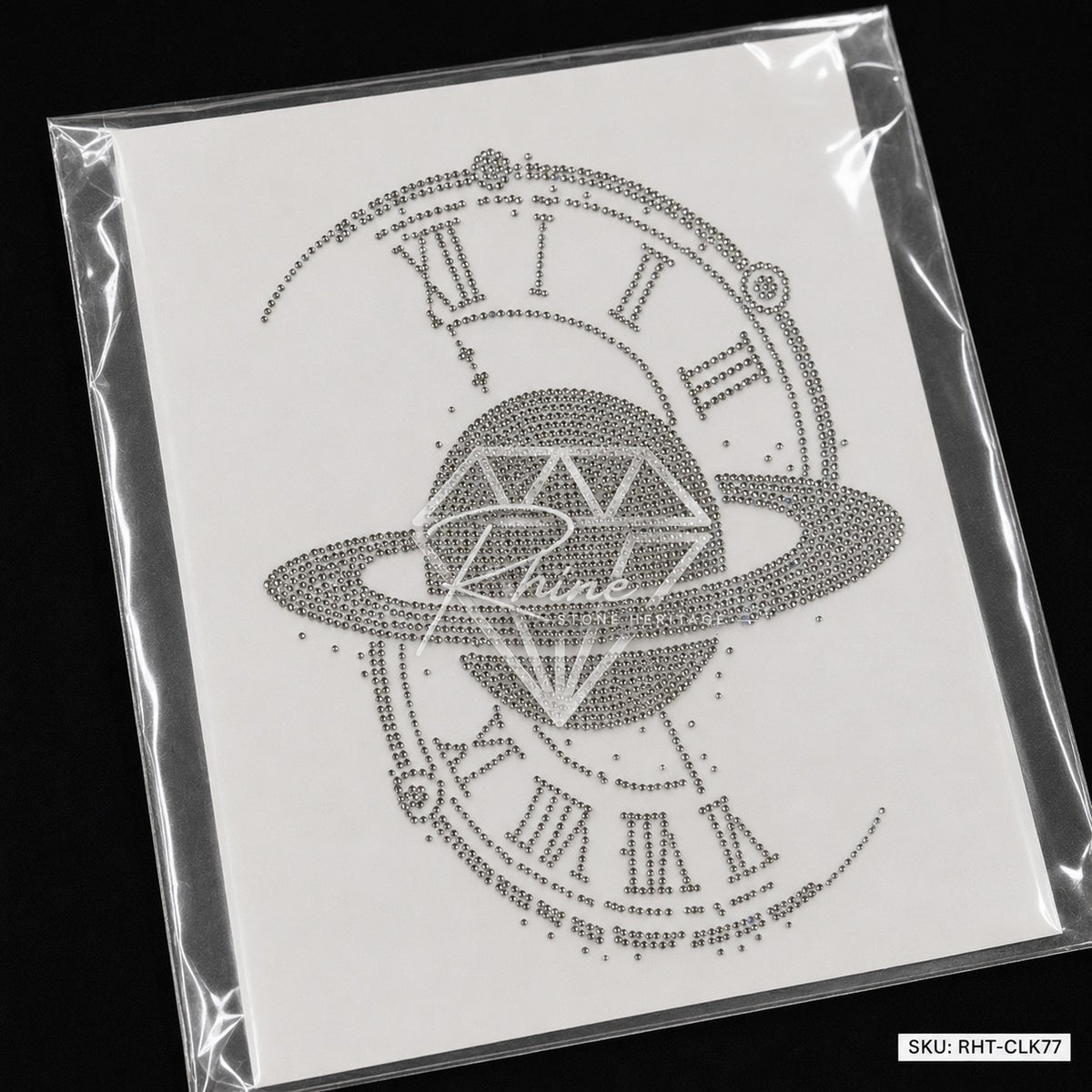 Strass-Bügelfolie „Diamantplanet Römische Uhr“ | Bügelbild in Silber & Schwarz