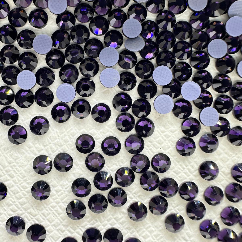 Tanzanite Hotfix Rhinestones Iron-On Transfer for T-Shirts & Apparel