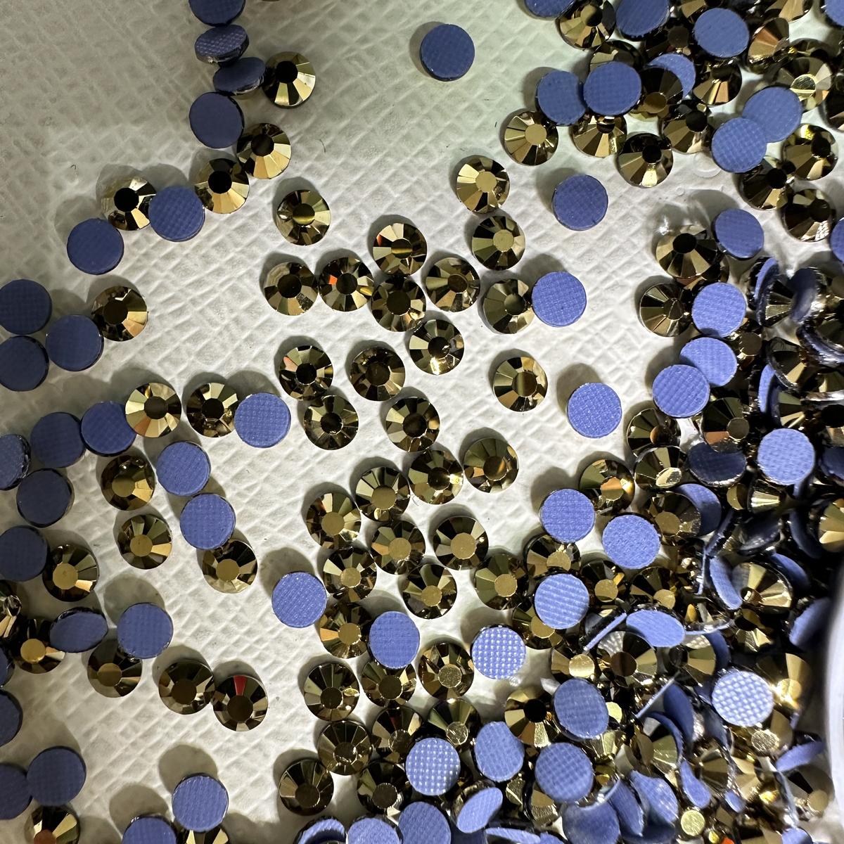 Aurum Hotfix Rhinestones Iron-On Transfer for T-Shirts & Apparel