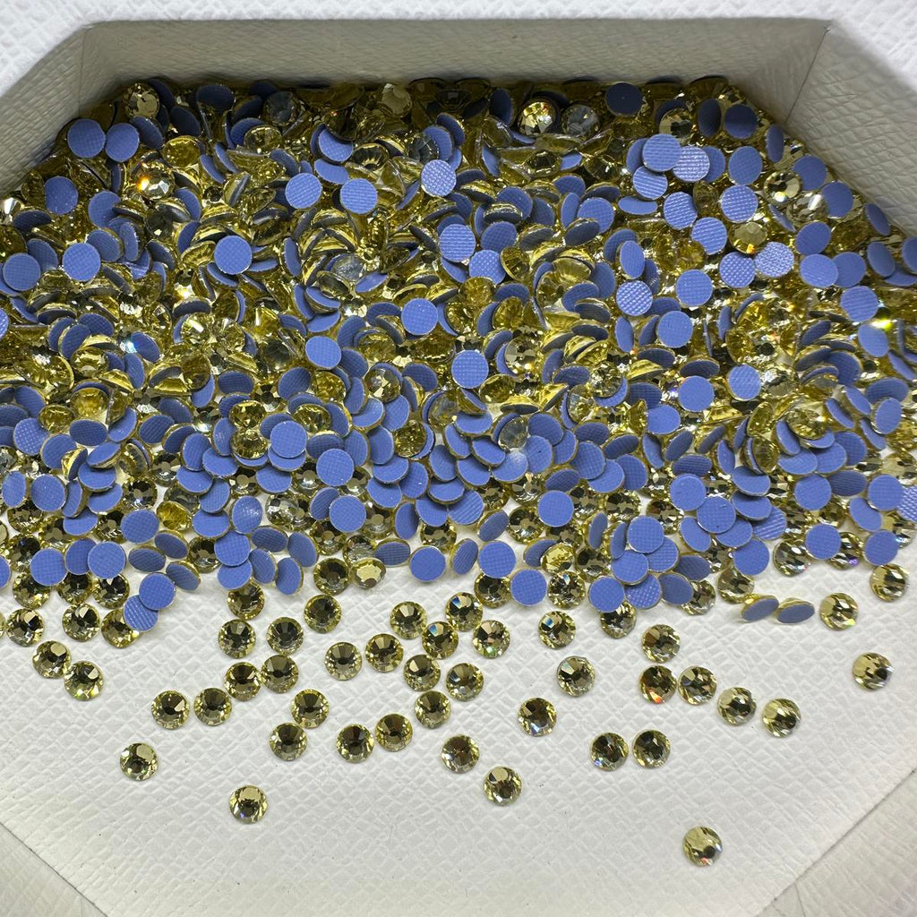 Jonquil Hotfix Rhinestones Iron-On Transfer for T-Shirts & Apparel
