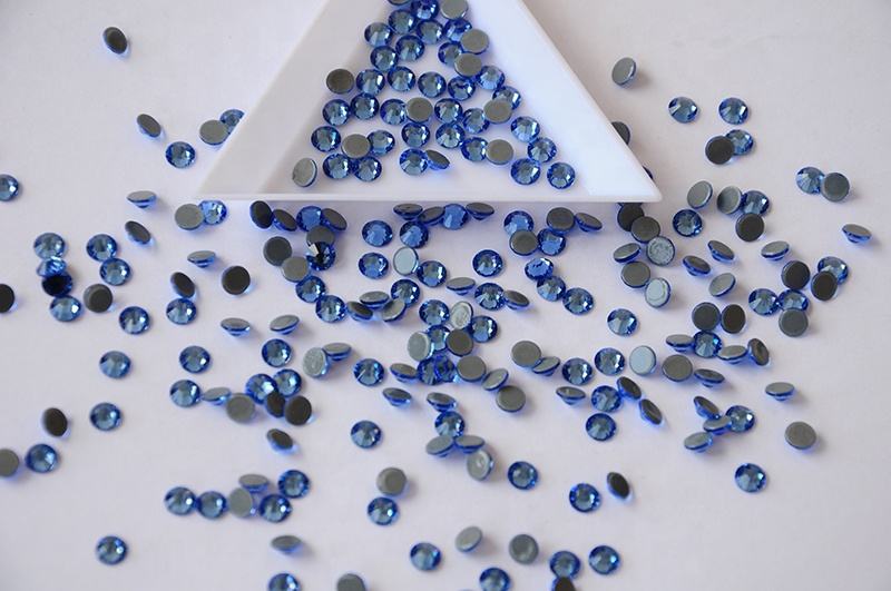 Lt. Sapphire Diamond Hotfix Rhinestones Iron-On Transfer for T-Shirts & Apparel