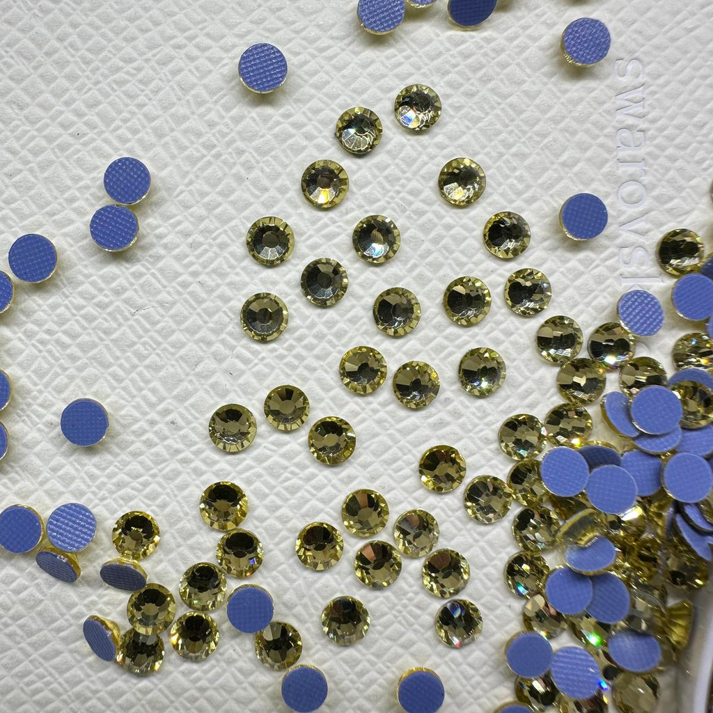 Jonquil Hotfix Rhinestones Iron-On Transfer for T-Shirts & Apparel
