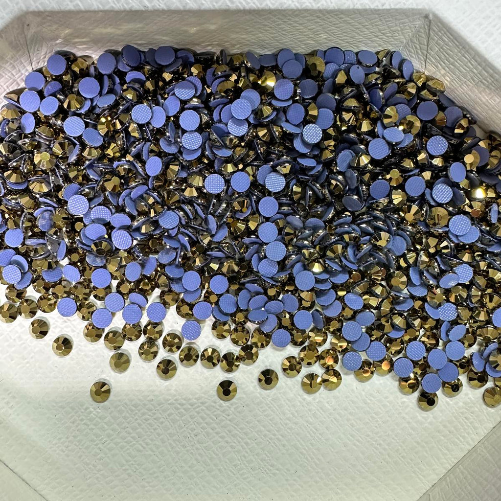 Aurum Hotfix Rhinestones Iron-On Transfer for T-Shirts & Apparel