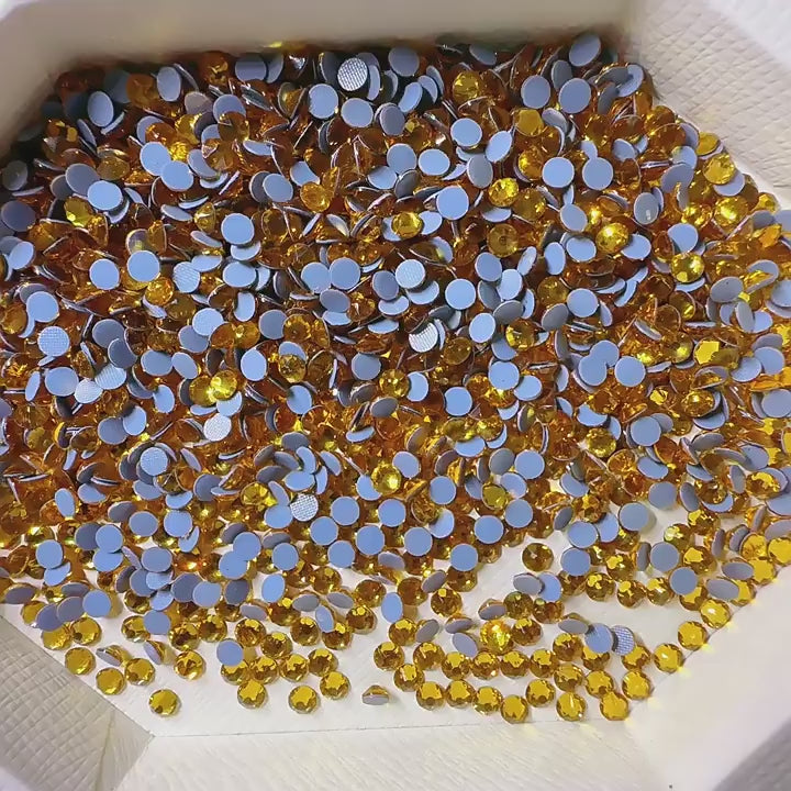 Jonquil Hotfix Rhinestones Iron-On Transfer for T-Shirts & Apparel